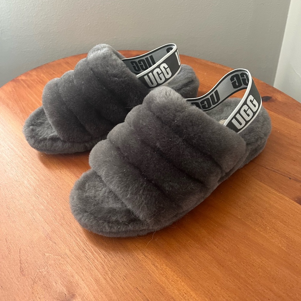 UGG Charcoal Fluffy slippers